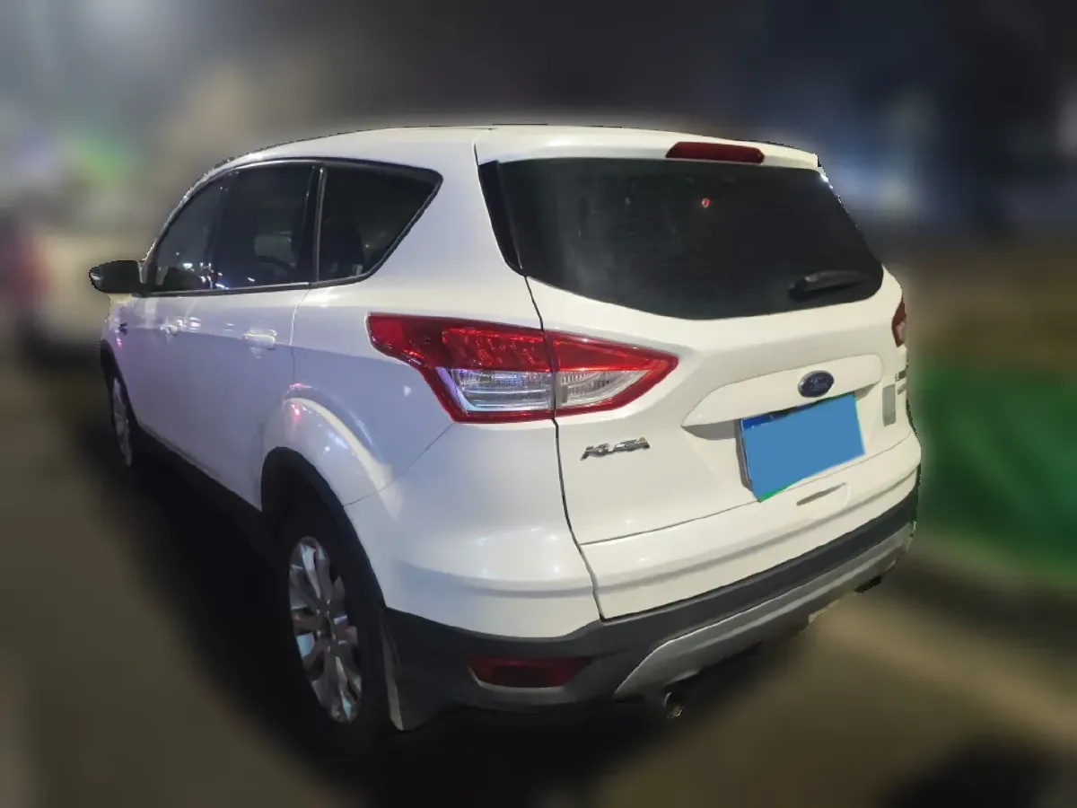 2015 Ford Kuga 1.5T 181HP L4 6AT,autocango,china used car exporter,china ev exporter,chinese used car exporter,chinese used ev exporter