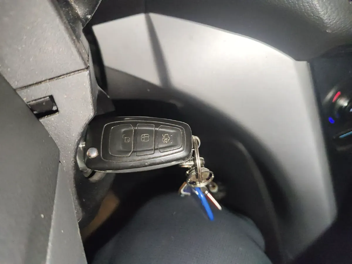 2015 Ford Kuga 1.5T 181HP L4 6AT,autocango,china used car exporter,china ev exporter,chinese used car exporter,chinese used ev exporter