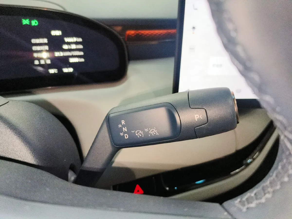 2025 Zeekr MIX BEV 102KWH,autocango,china used car exporter,china ev exporter,chinese used car exporter,chinese used ev exporter