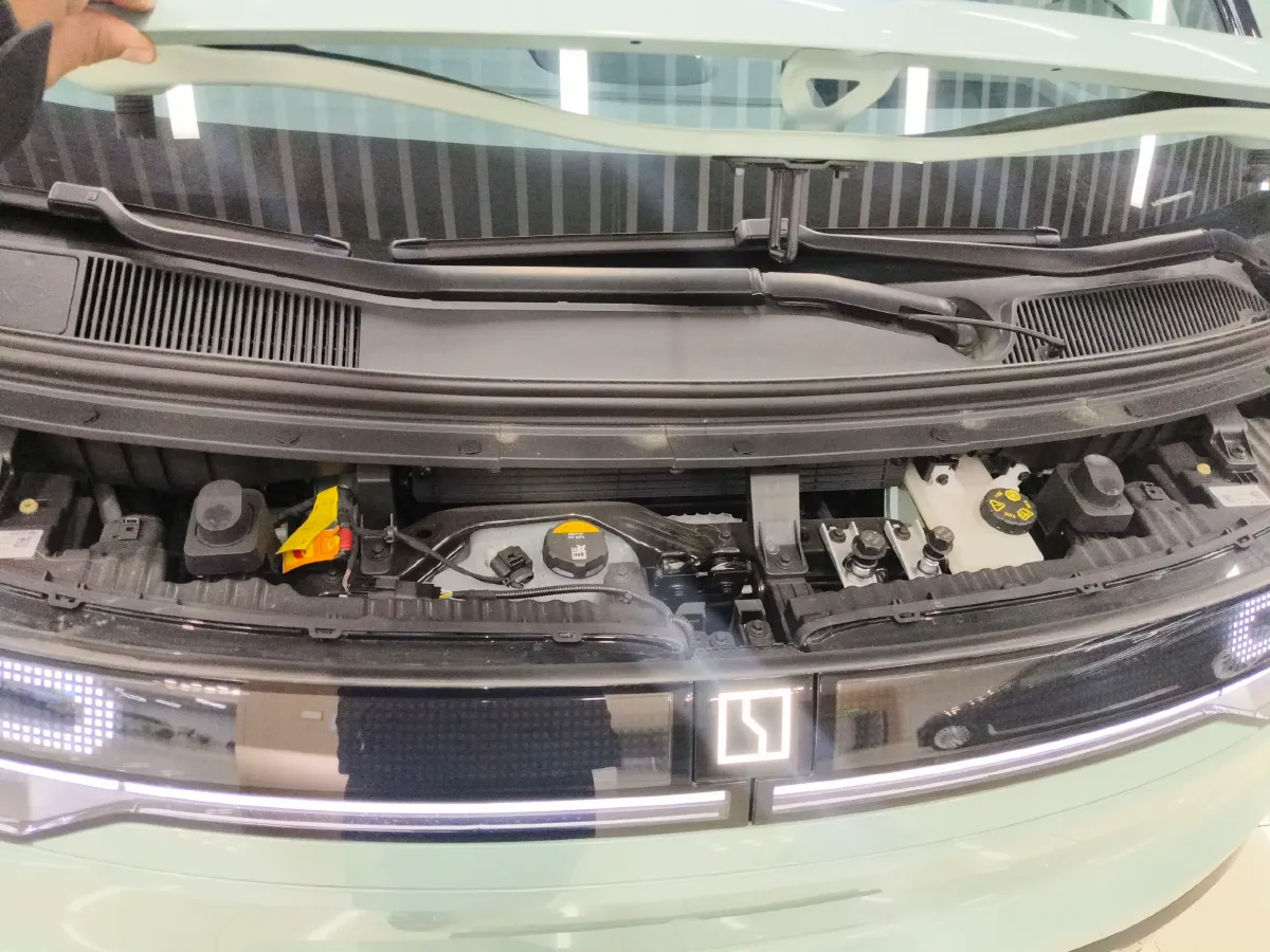 2025 Zeekr MIX BEV 102KWH,autocango,china used car exporter,china ev exporter,chinese used car exporter,chinese used ev exporter