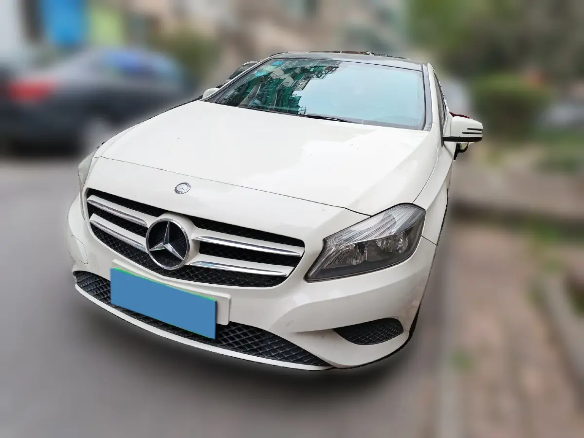 2015 Mercedes-Benz A Class 1.6T 122HP L4 7DCT