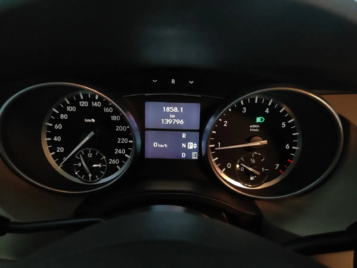 2015 Mercedes-Benz R Class 3.0T 272HP V6 7AT,autocango,china used car exporter,china ev exporter,chinese used car exporter,chinese used ev exporter