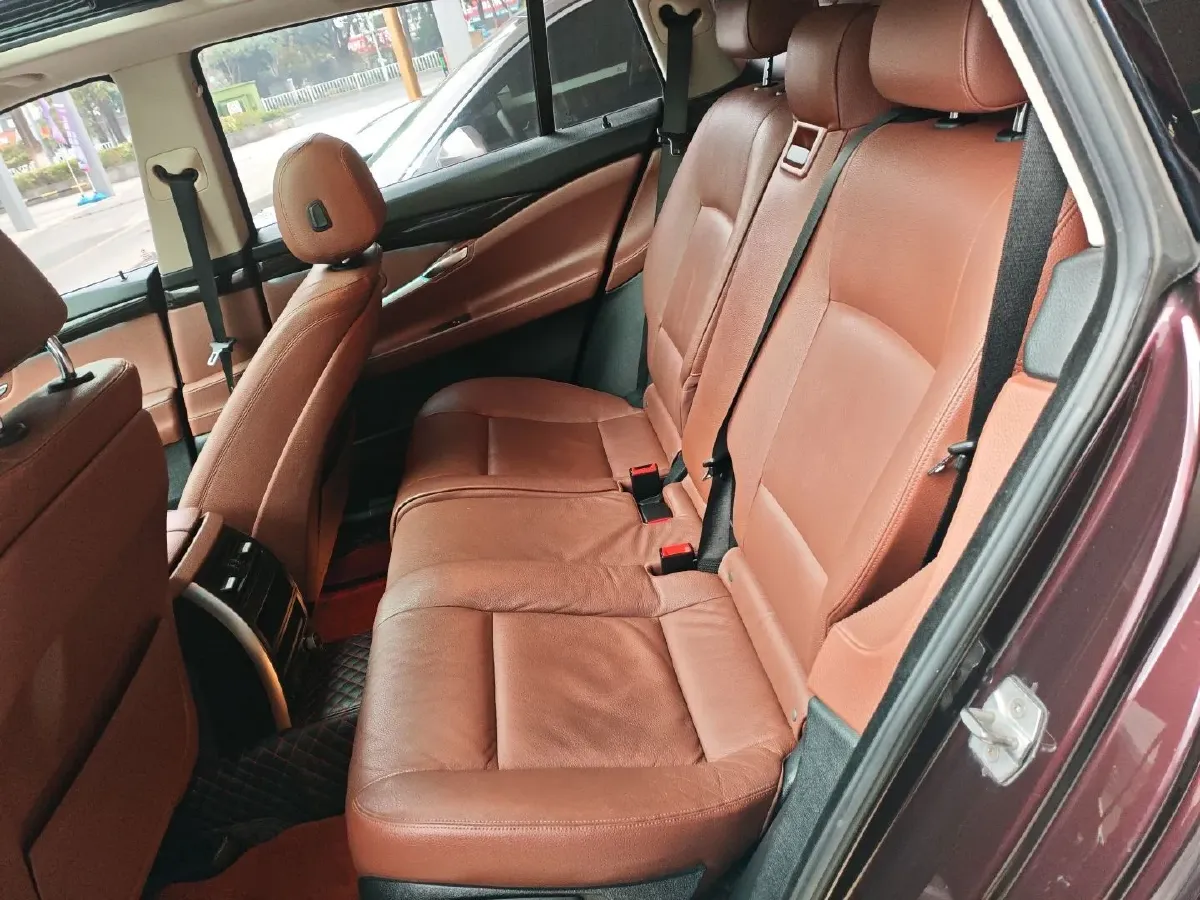 2015 BMW 5 Series GT 2.0T 245HP L4 8AT,autocango,china used car exporter,china ev exporter,chinese used car exporter,chinese used ev exporter