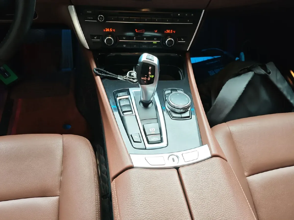 2015 BMW 5 Series GT 2.0T 245HP L4 8AT,autocango,china used car exporter,china ev exporter,chinese used car exporter,chinese used ev exporter