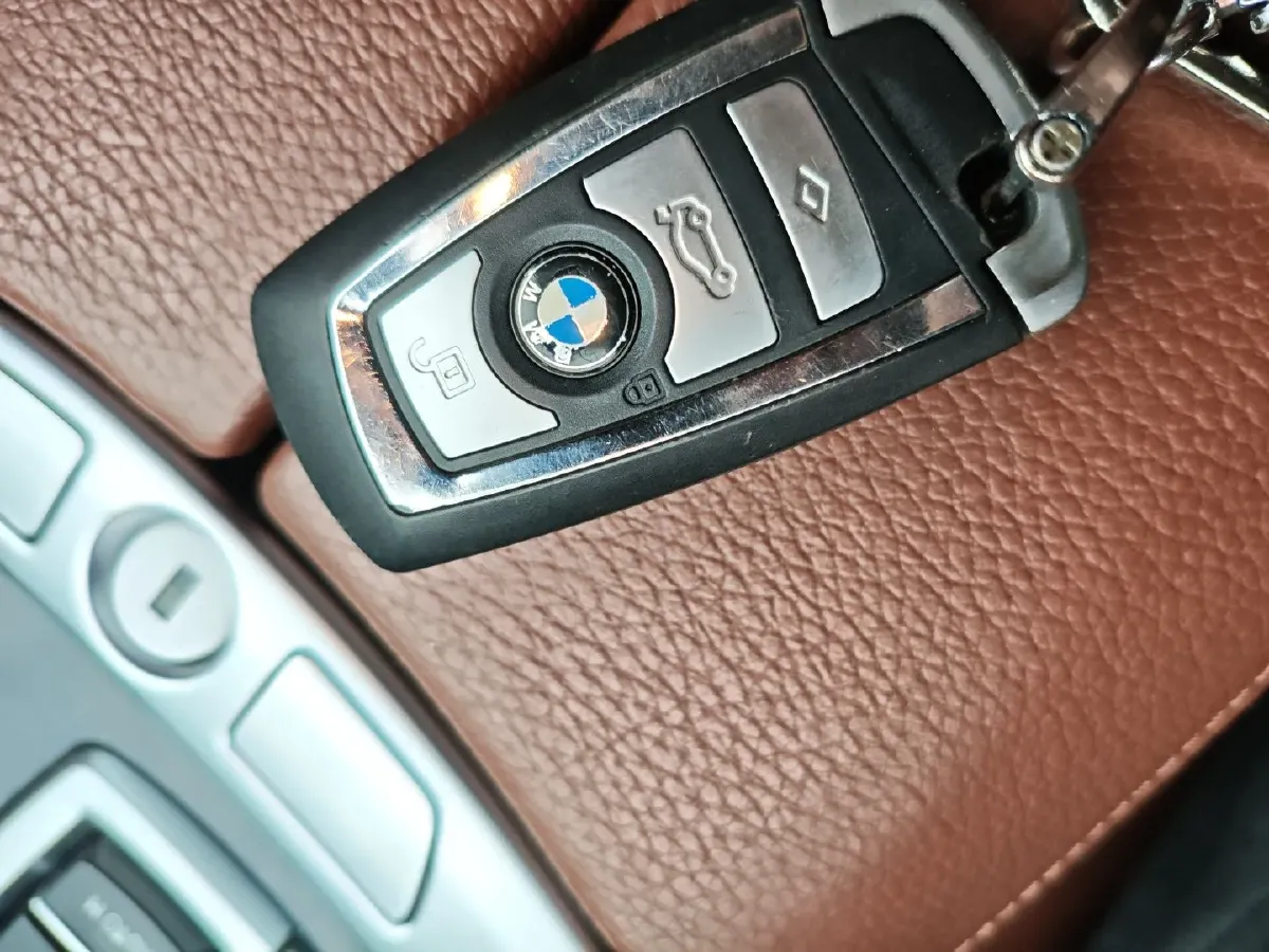 2015 BMW 5 Series GT 2.0T 245HP L4 8AT,autocango,china used car exporter,china ev exporter,chinese used car exporter,chinese used ev exporter