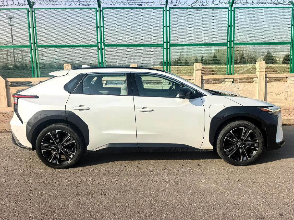 2022 Toyota bZ4X BEV 66.7KWH,autocango,china used car exporter,china ev exporter,chinese used car exporter,chinese used ev exporter