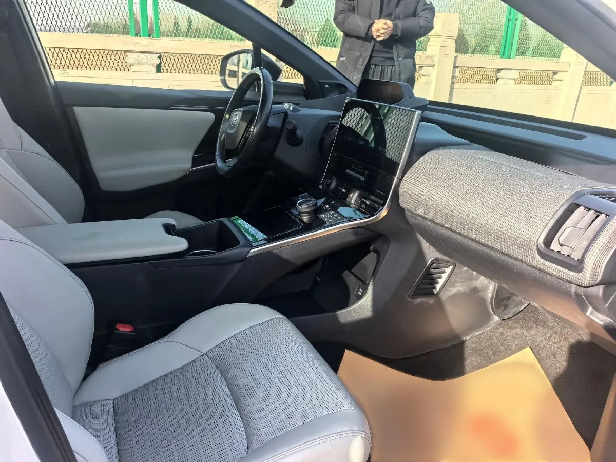 2022 Toyota bZ4X BEV 66.7KWH,autocango,china used car exporter,china ev exporter,chinese used car exporter,chinese used ev exporter