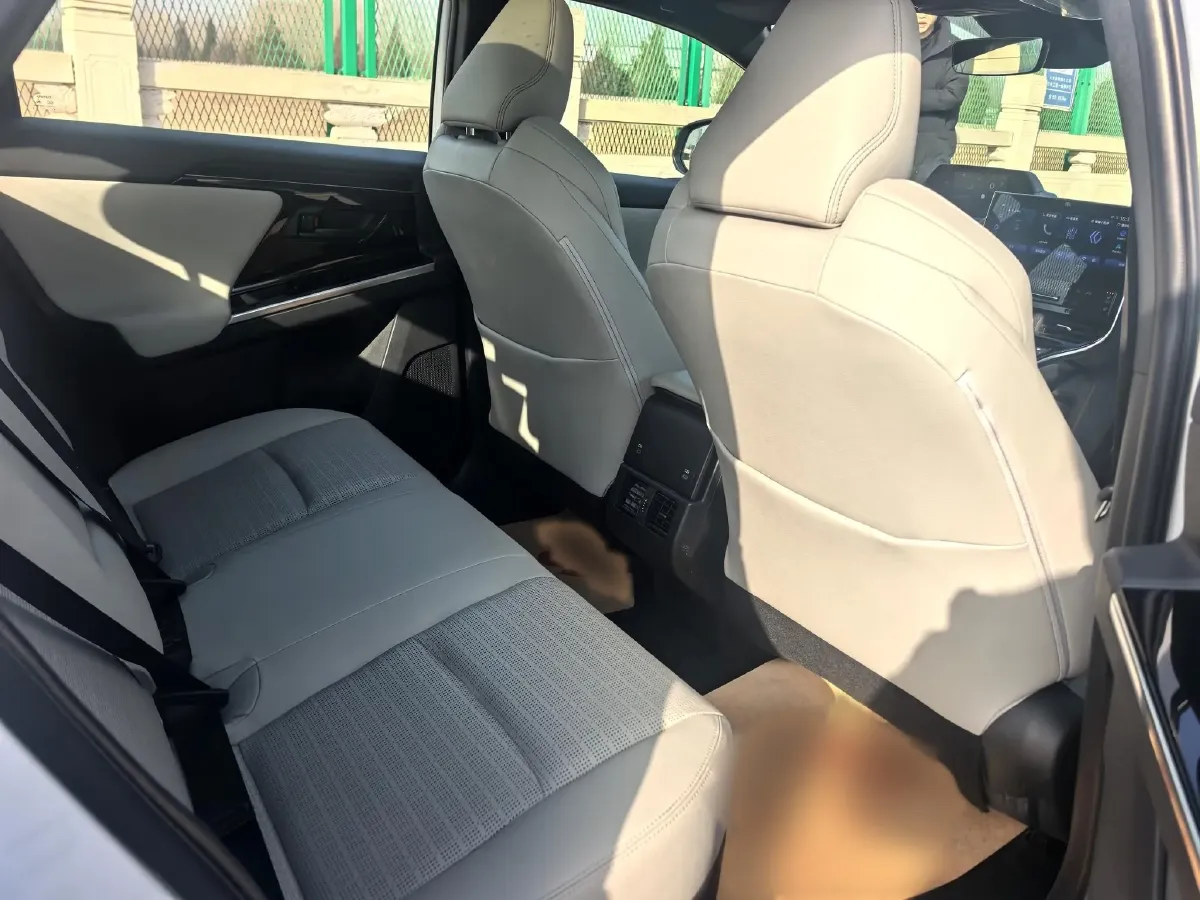 2022 Toyota bZ4X BEV 66.7KWH,autocango,china used car exporter,china ev exporter,chinese used car exporter,chinese used ev exporter