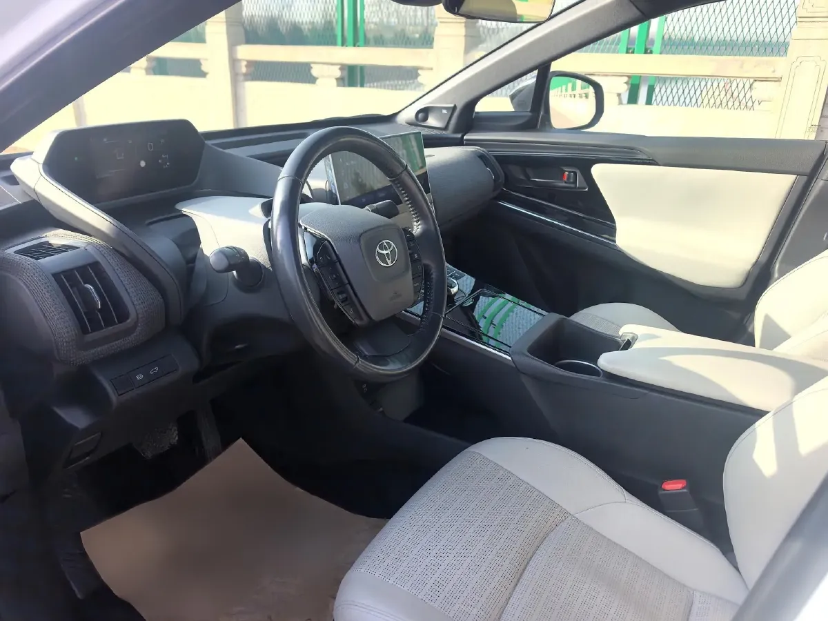 2022 Toyota bZ4X BEV 66.7KWH,autocango,china used car exporter,china ev exporter,chinese used car exporter,chinese used ev exporter