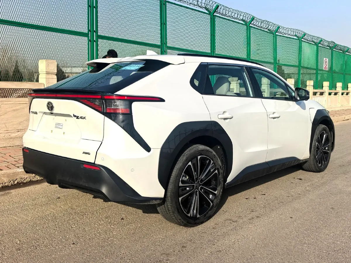2022 Toyota bZ4X BEV 66.7KWH,autocango,china used car exporter,china ev exporter,chinese used car exporter,chinese used ev exporter