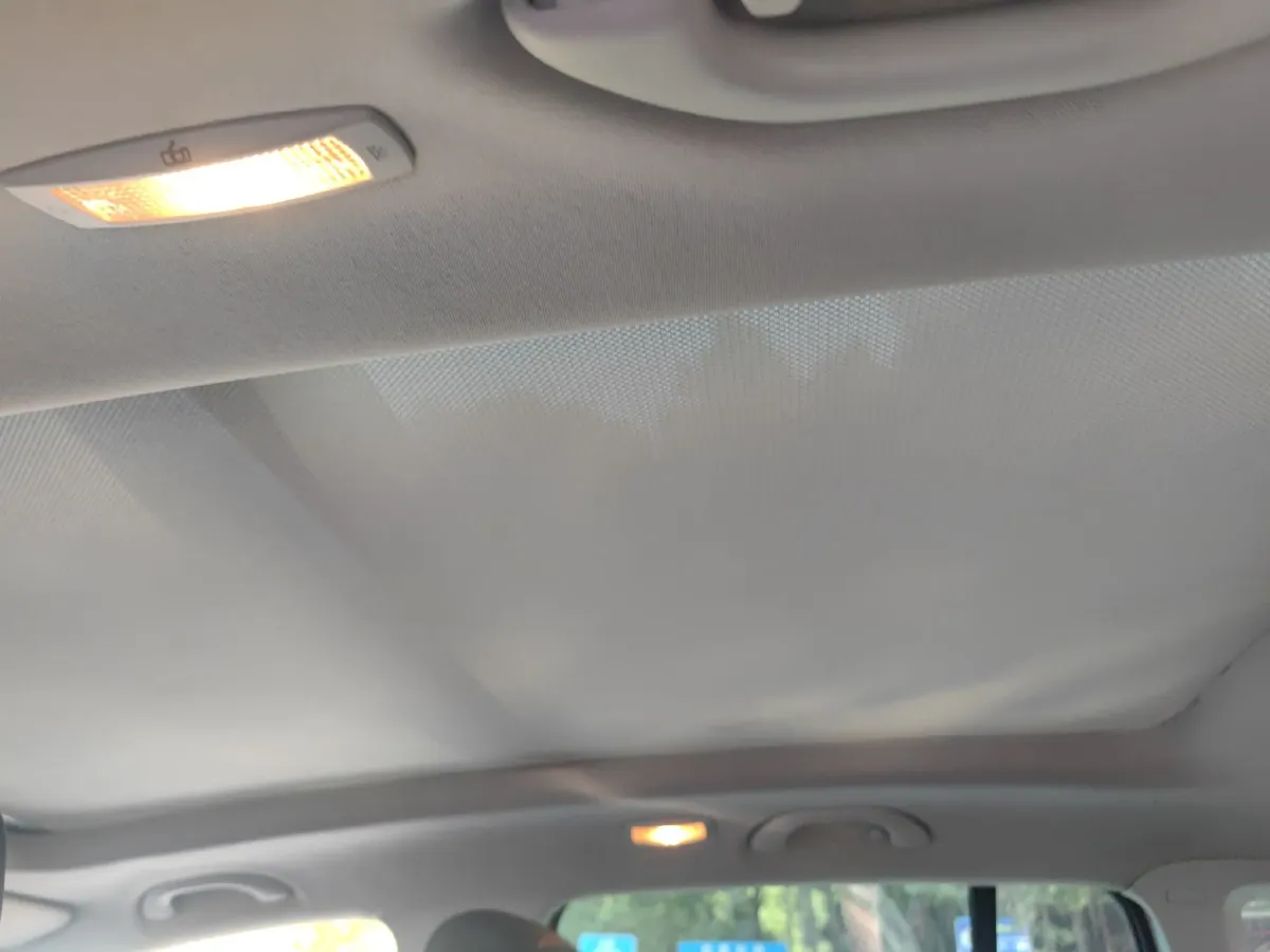 2015 Volkswagen Tiguan 2.0T 170HP L4 6AT,autocango,china used car exporter,china ev exporter,chinese used car exporter,chinese used ev exporter