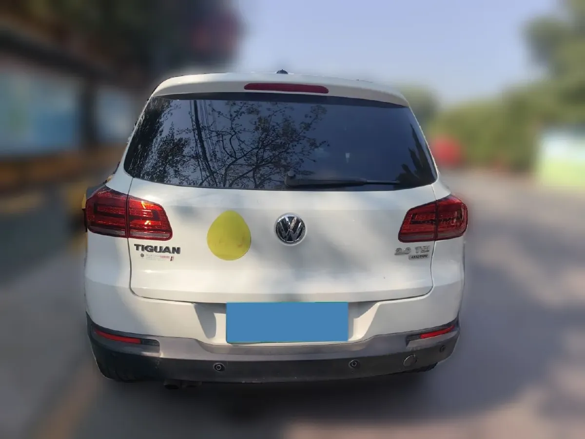 2015 Volkswagen Tiguan 2.0T 170HP L4 6AT,autocango,china used car exporter,china ev exporter,chinese used car exporter,chinese used ev exporter