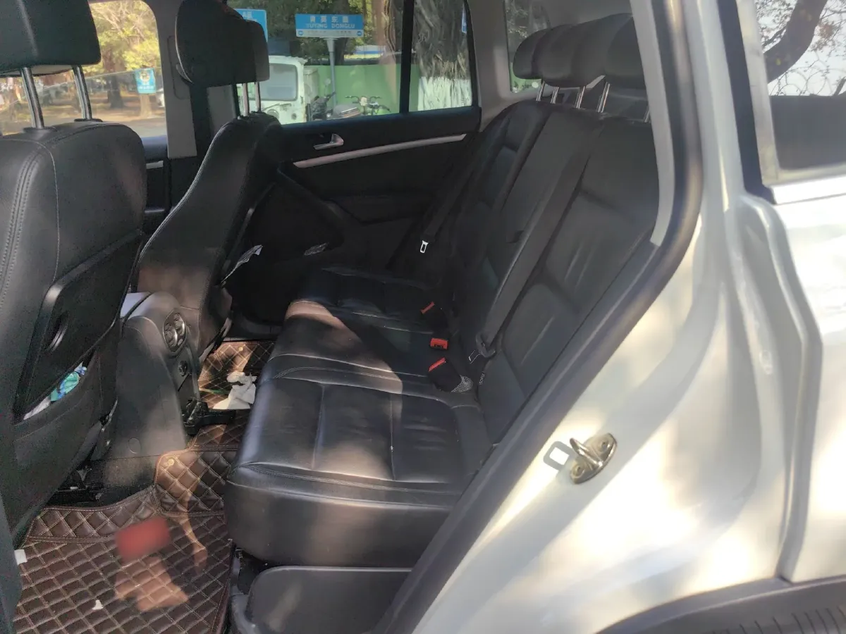 2015 Volkswagen Tiguan 2.0T 170HP L4 6AT,autocango,china used car exporter,china ev exporter,chinese used car exporter,chinese used ev exporter