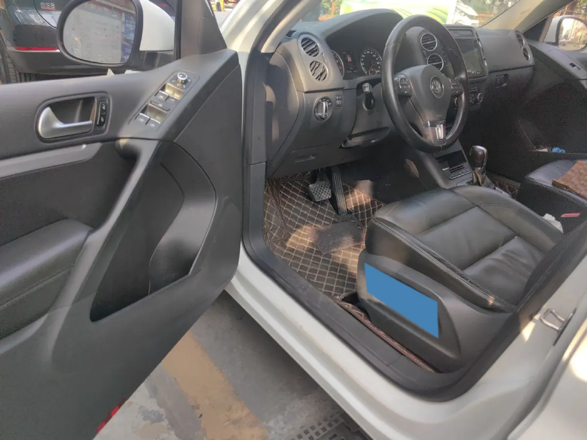 2015 Volkswagen Tiguan 2.0T 170HP L4 6AT,autocango,china used car exporter,china ev exporter,chinese used car exporter,chinese used ev exporter