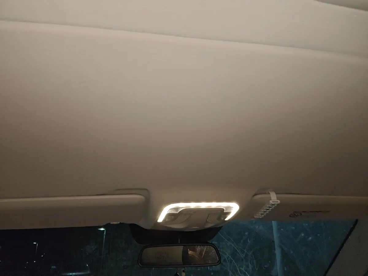 2022 Mercedes-Benz V Class 2.0T 211HP L4 9AT,autocango,china used car exporter,china ev exporter,chinese used car exporter,chinese used ev exporter