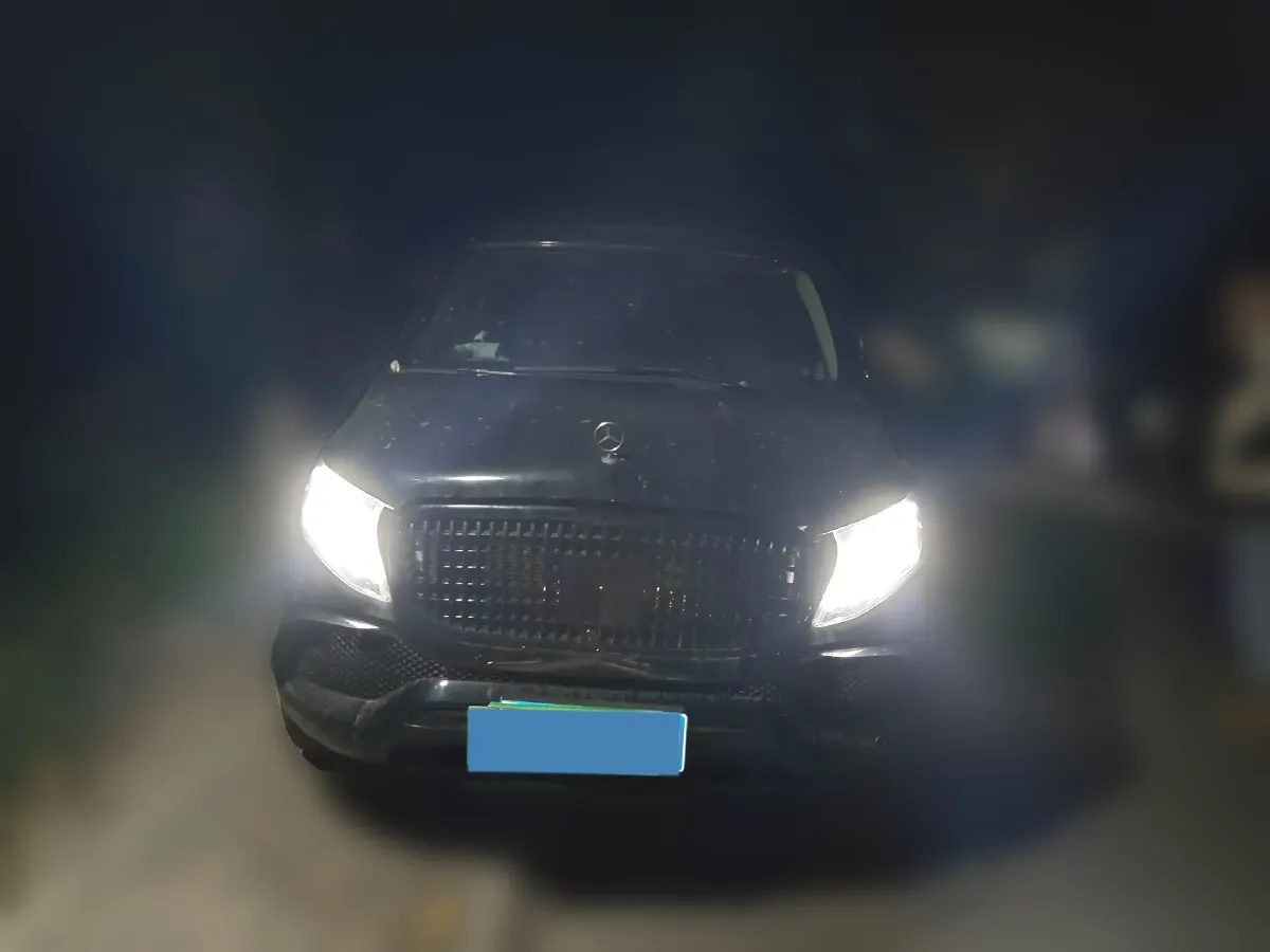 2022 Mercedes-Benz V Class 2.0T 211HP L4 9AT,autocango,china used car exporter,china ev exporter,chinese used car exporter,chinese used ev exporter