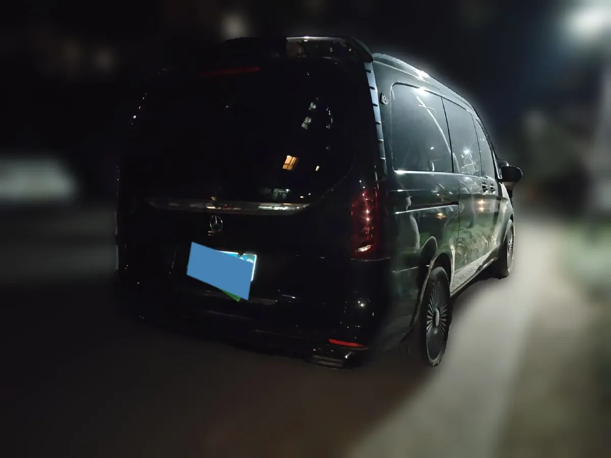 2022 Mercedes-Benz V Class 2.0T 211HP L4 9AT,autocango,china used car exporter,china ev exporter,chinese used car exporter,chinese used ev exporter