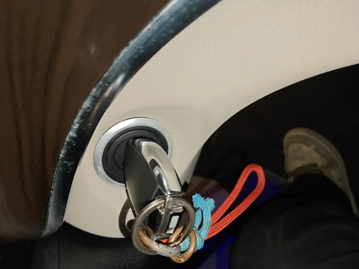 2022 Mercedes-Benz V Class 2.0T 211HP L4 9AT,autocango,china used car exporter,china ev exporter,chinese used car exporter,chinese used ev exporter