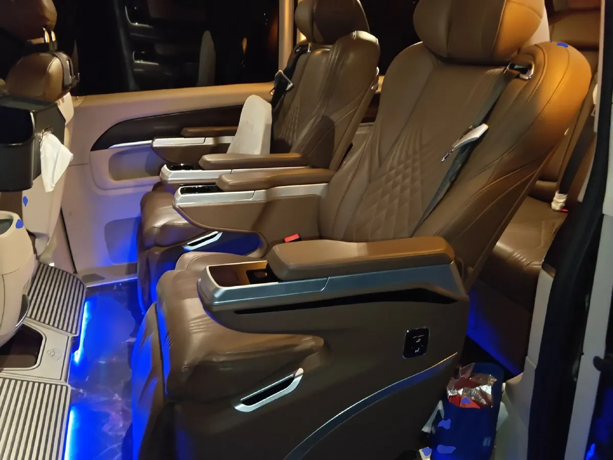 2022 Mercedes-Benz V Class 2.0T 211HP L4 9AT,autocango,china used car exporter,china ev exporter,chinese used car exporter,chinese used ev exporter