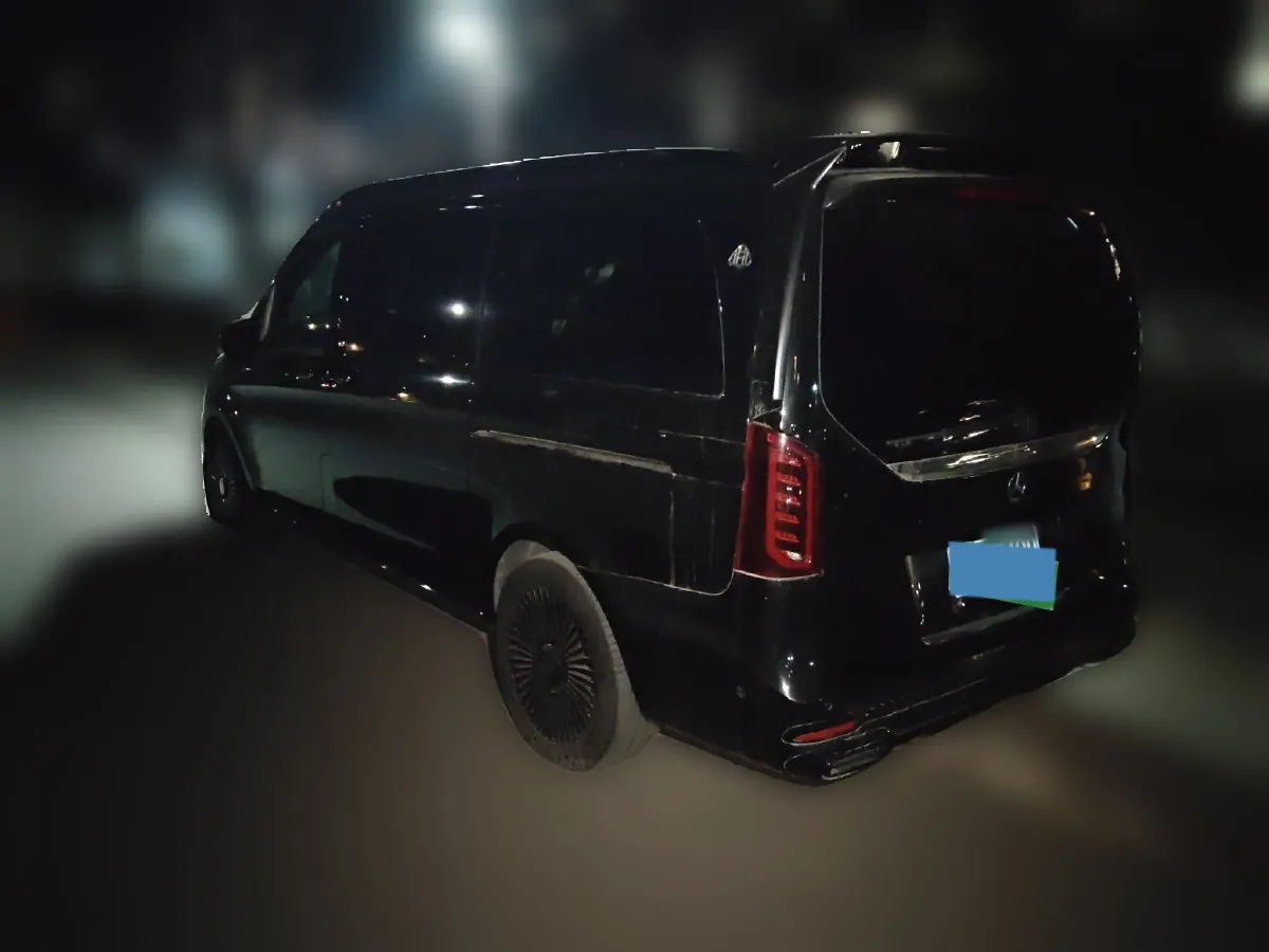 2022 Mercedes-Benz V Class 2.0T 211HP L4 9AT,autocango,china used car exporter,china ev exporter,chinese used car exporter,chinese used ev exporter