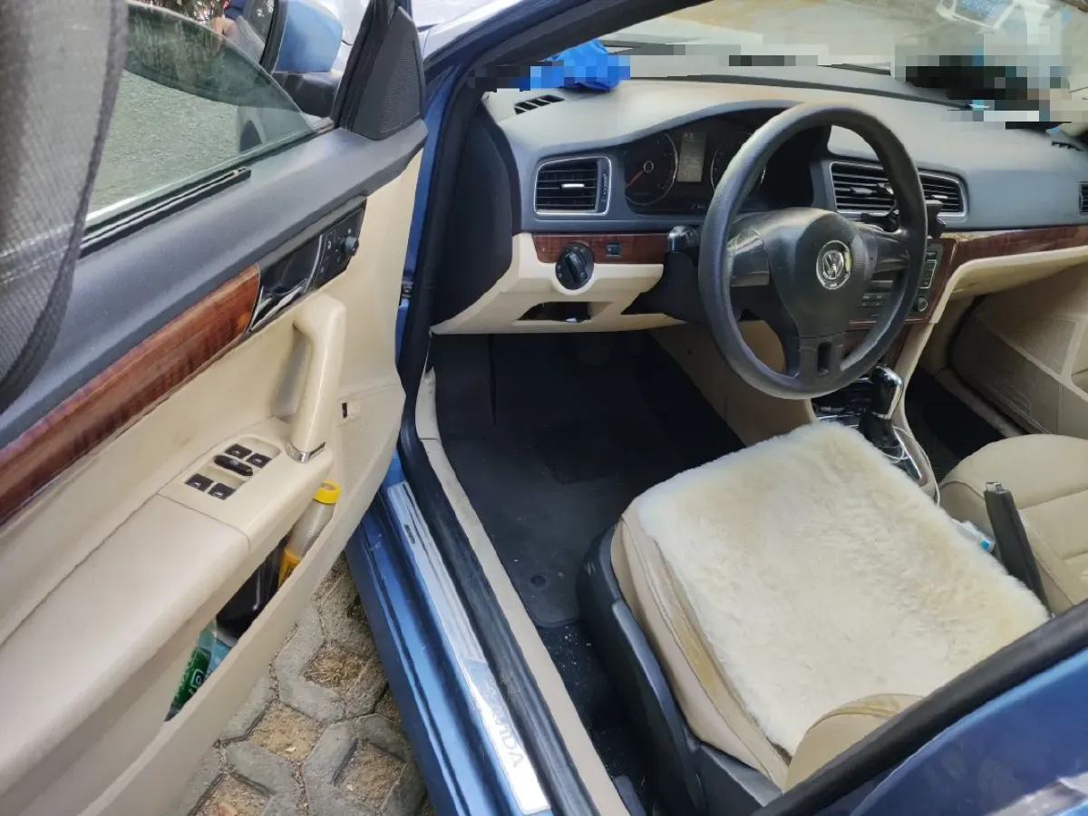 2013 Volkswagen Lavida 1.4T 131HP L4 7DCT,autocango,china used car exporter,china ev exporter,chinese used car exporter,chinese used ev exporter