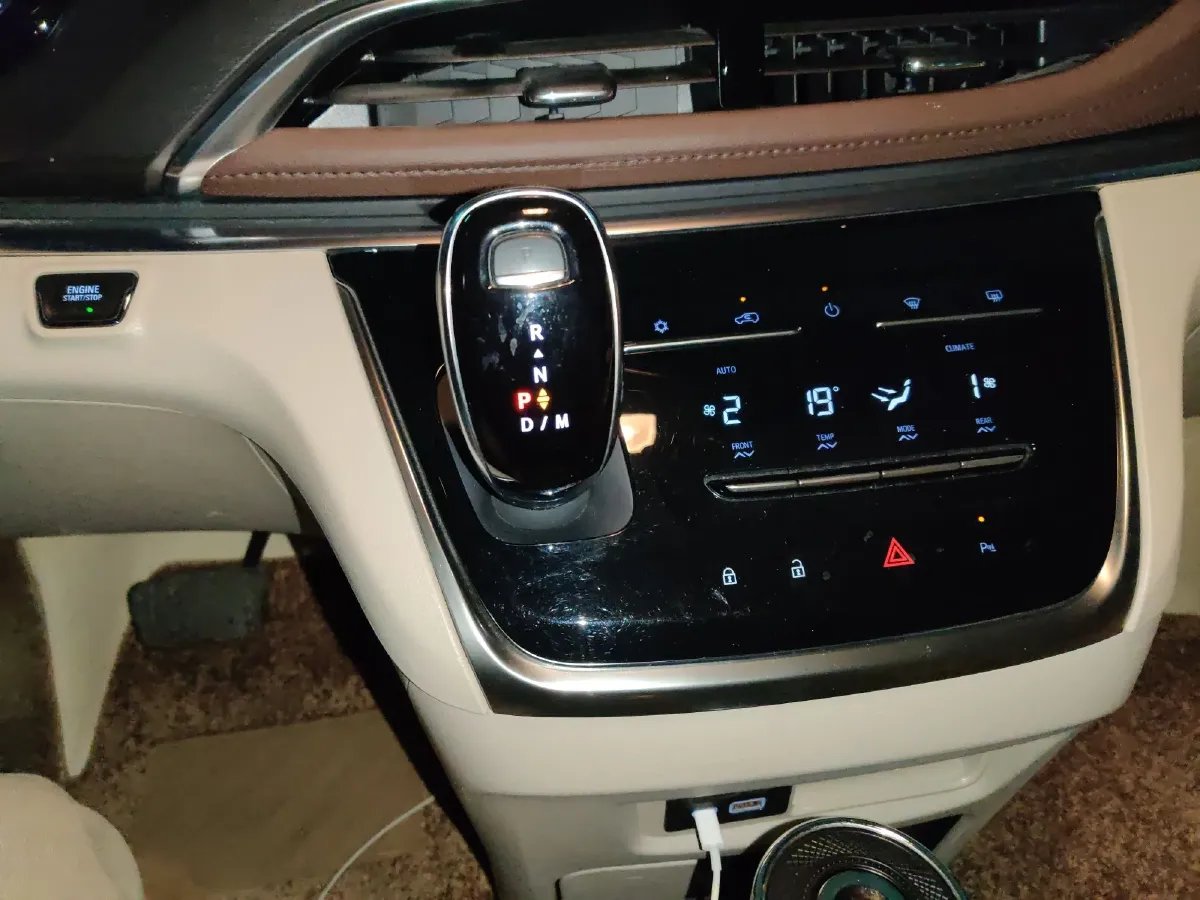 2021 Toyota Crown Kluger 2.5L 192HP L4 E-CVT Hybrid,autocango,china used car exporter,china ev exporter,chinese used car exporter,chinese used ev exporter