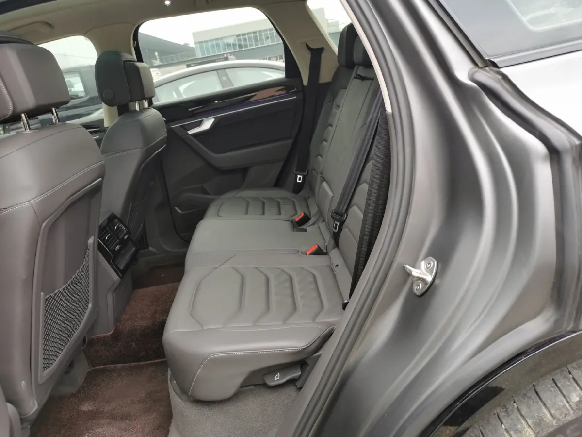 2023 Volkswagen Touareg 3.0T 340HP V6 8AT,autocango,china used car exporter,china ev exporter,chinese used car exporter,chinese used ev exporter