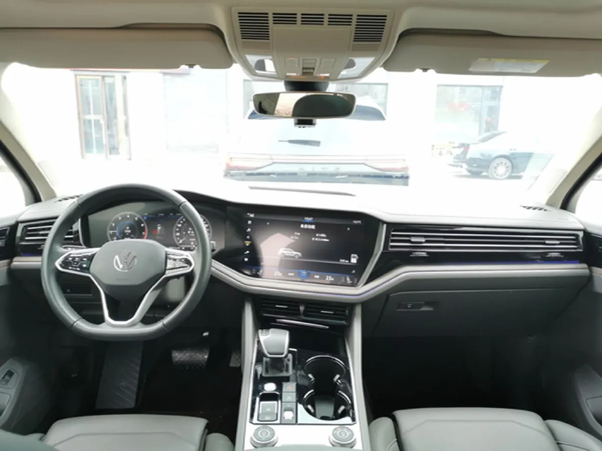 2023 Volkswagen Touareg 3.0T 340HP V6 8AT,autocango,china used car exporter,china ev exporter,chinese used car exporter,chinese used ev exporter