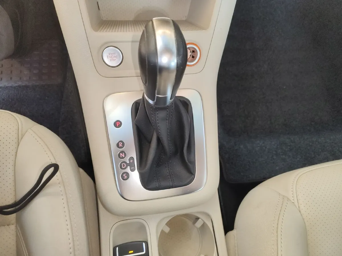 2015 Volkswagen Tiguan 1.8T 160HP L4 6AT,autocango,china used car exporter,china ev exporter,chinese used car exporter,chinese used ev exporter