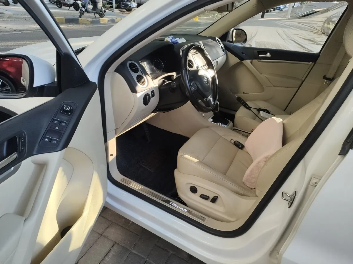 2015 Volkswagen Tiguan 1.8T 160HP L4 6AT,autocango,china used car exporter,china ev exporter,chinese used car exporter,chinese used ev exporter