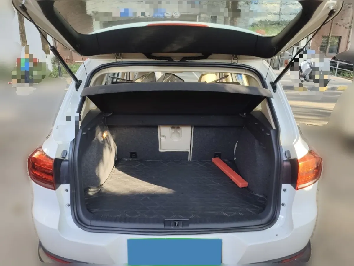 2015 Volkswagen Tiguan 1.8T 160HP L4 6AT,autocango,china used car exporter,china ev exporter,chinese used car exporter,chinese used ev exporter