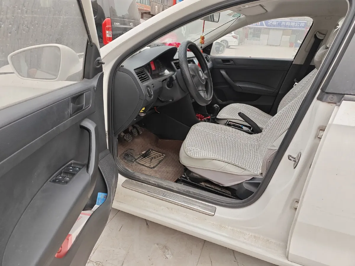 2013 Volkswagen Santana 1.6L 110HP L4 5MT,autocango,china used car exporter,china ev exporter,chinese used car exporter,chinese used ev exporter