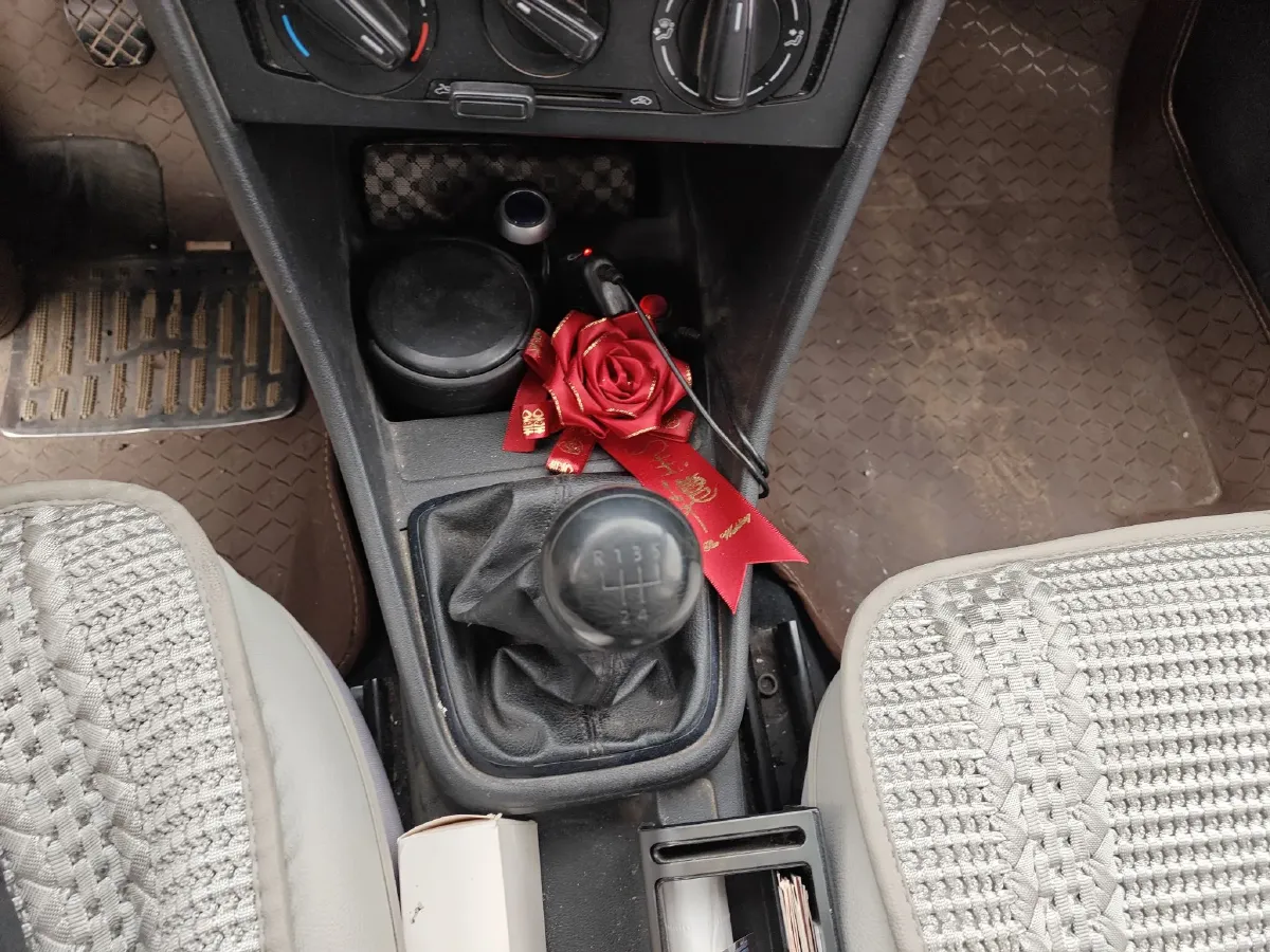 2013 Volkswagen Santana 1.6L 110HP L4 5MT,autocango,china used car exporter,china ev exporter,chinese used car exporter,chinese used ev exporter