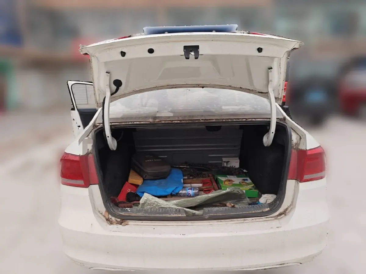 2013 Volkswagen Santana 1.6L 110HP L4 5MT,autocango,china used car exporter,china ev exporter,chinese used car exporter,chinese used ev exporter