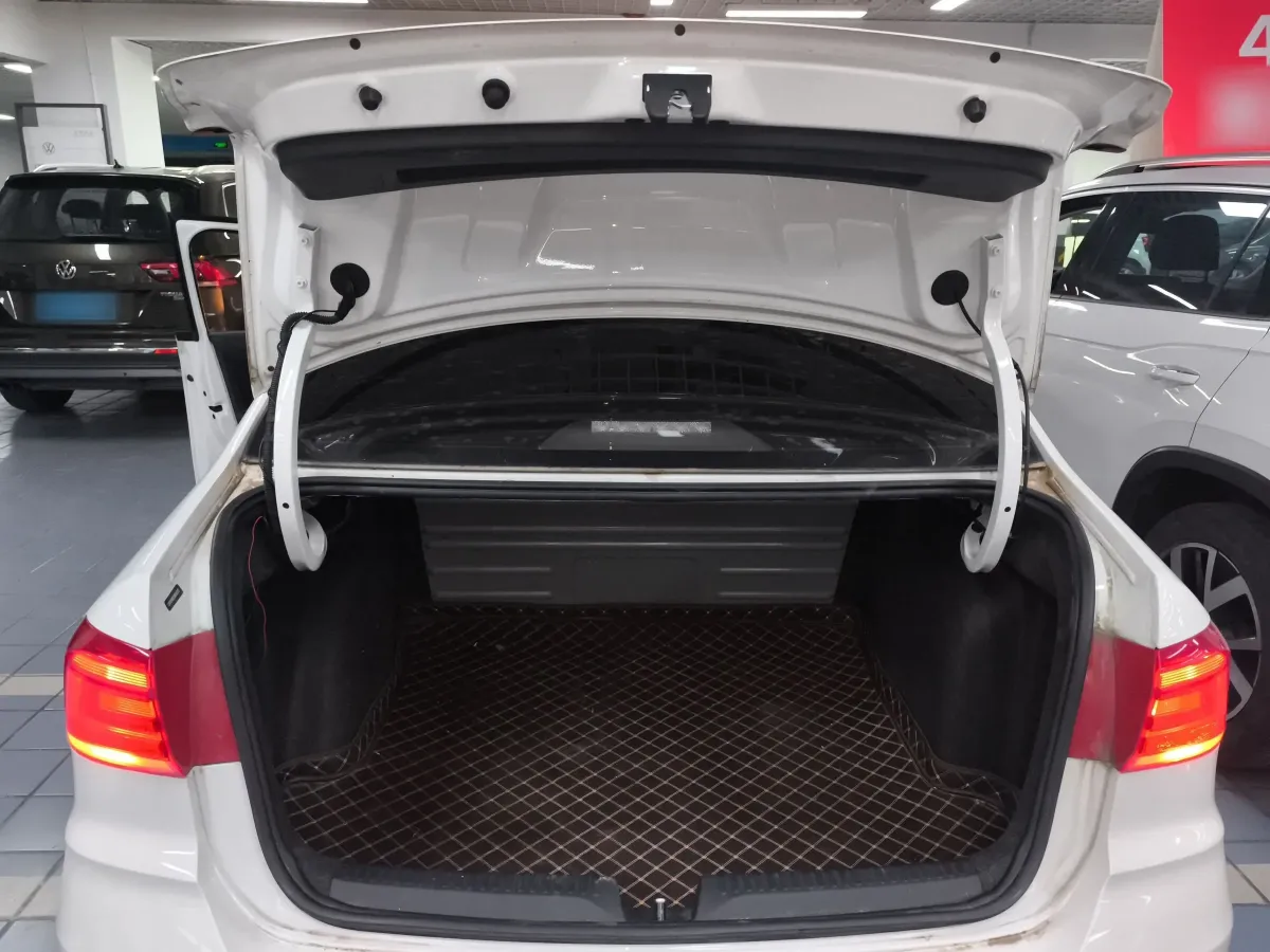 2021 Volkswagen Santana 1.5L 112HP L4 5MT,autocango,china used car exporter,china ev exporter,chinese used car exporter,chinese used ev exporter