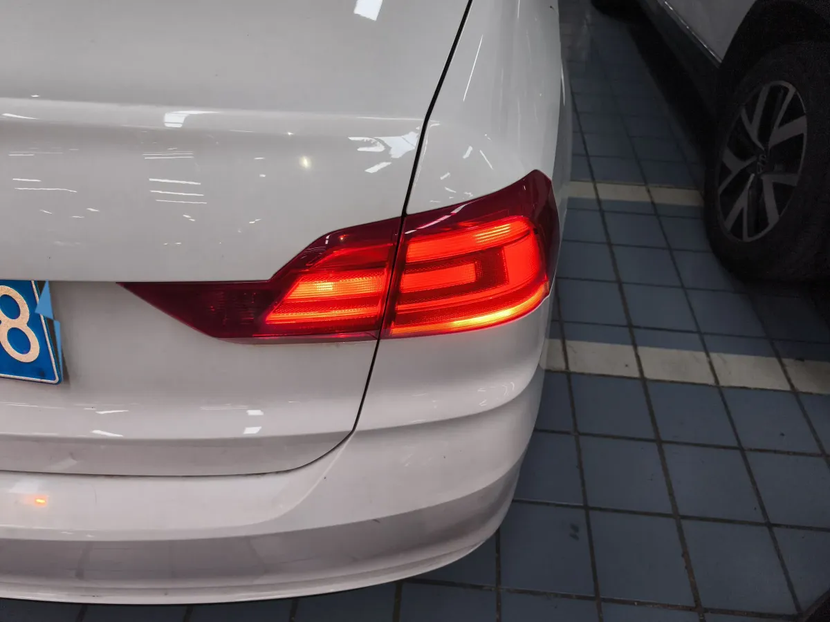 2021 Volkswagen Santana 1.5L 112HP L4 5MT,autocango,china used car exporter,china ev exporter,chinese used car exporter,chinese used ev exporter