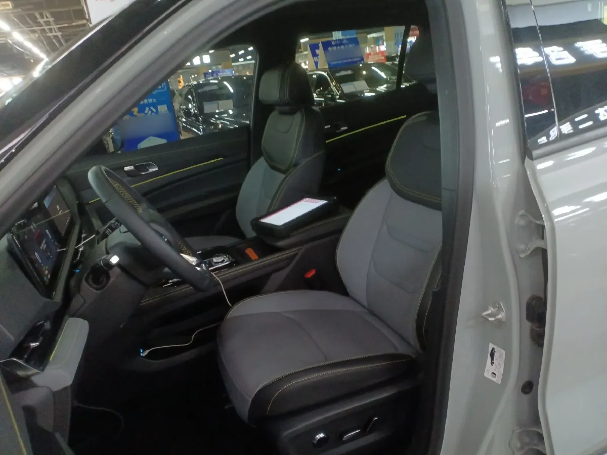 2025 Ford Equator Sport 1.5T 150HP L4 2DHT PHEV 18.4KWH,autocango,china used car exporter,china ev exporter,chinese used car exporter,chinese used ev exporter