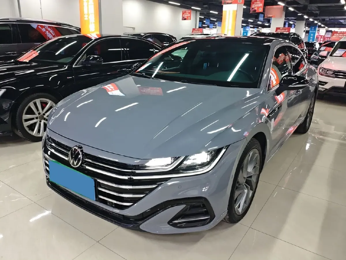 2023 Volkswagen CC 2.0T 220HP L4 7DCT,autocango,china used car exporter,china ev exporter,chinese used car exporter,chinese used ev exporter