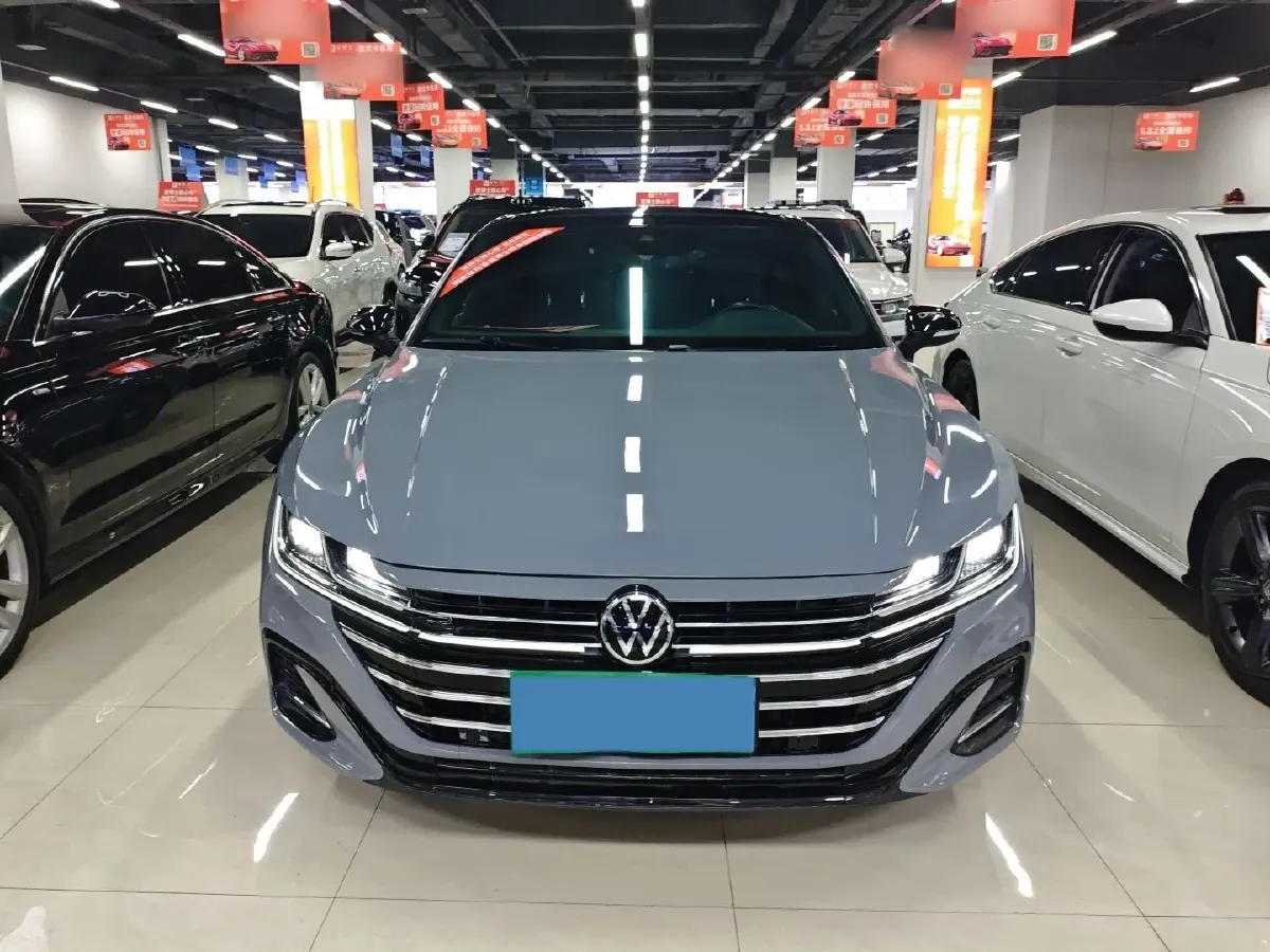 2023 Volkswagen CC 2.0T 220HP L4 7DCT,autocango,china used car exporter,china ev exporter,chinese used car exporter,chinese used ev exporter