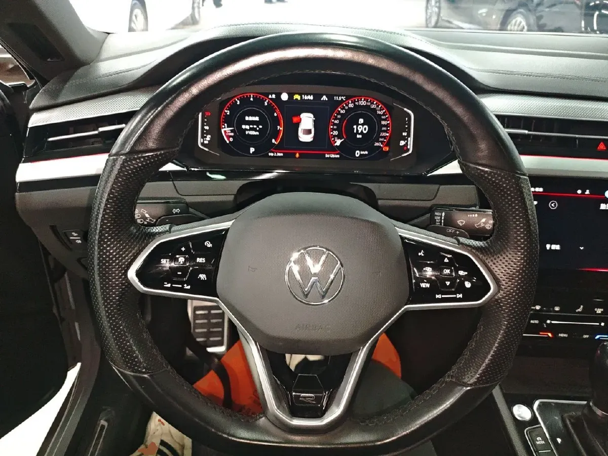 2023 Volkswagen CC 2.0T 220HP L4 7DCT,autocango,china used car exporter,china ev exporter,chinese used car exporter,chinese used ev exporter