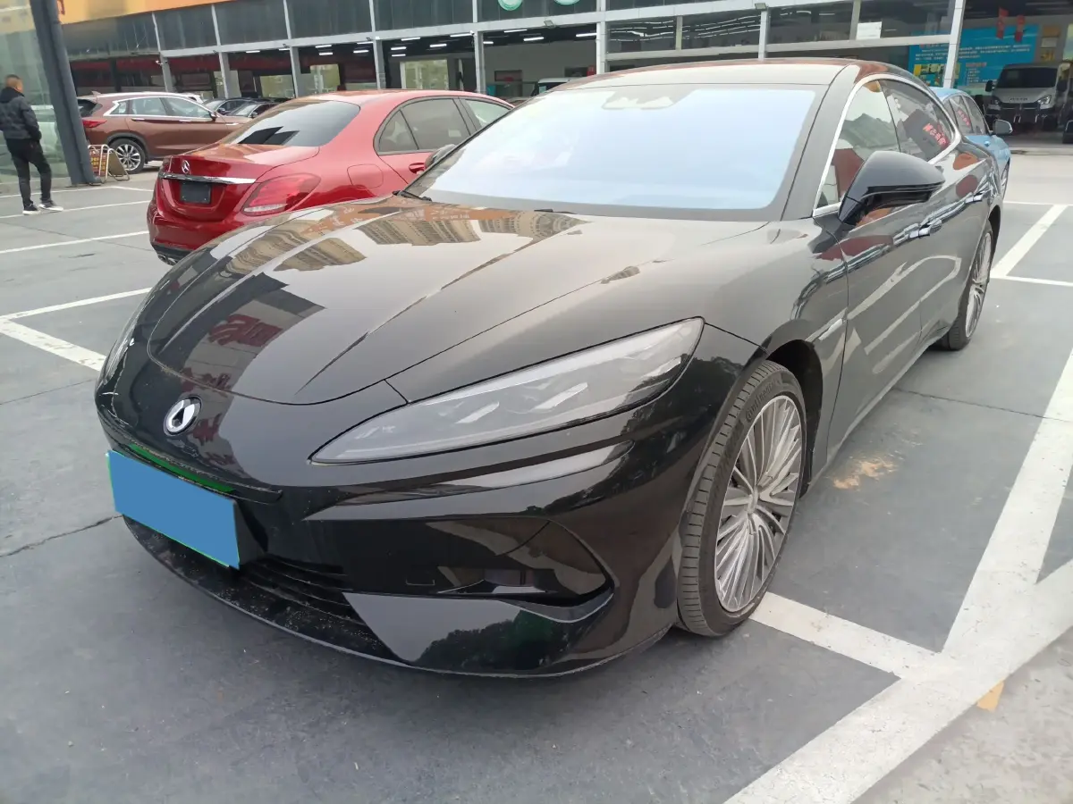 2024 Denza DenzaZ9 2.0T 207HP L4 E-CVT PHEV 38.5KWH