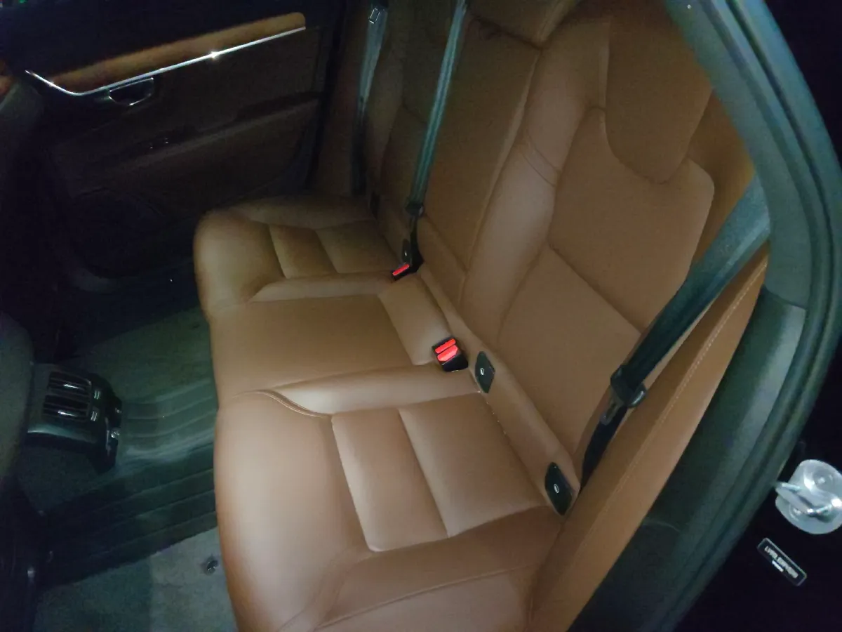 2024 Audi Q5L Sportback 2.0T 190HP L4 7DCT,autocango,china used car exporter,china ev exporter,chinese used car exporter,chinese used ev exporter