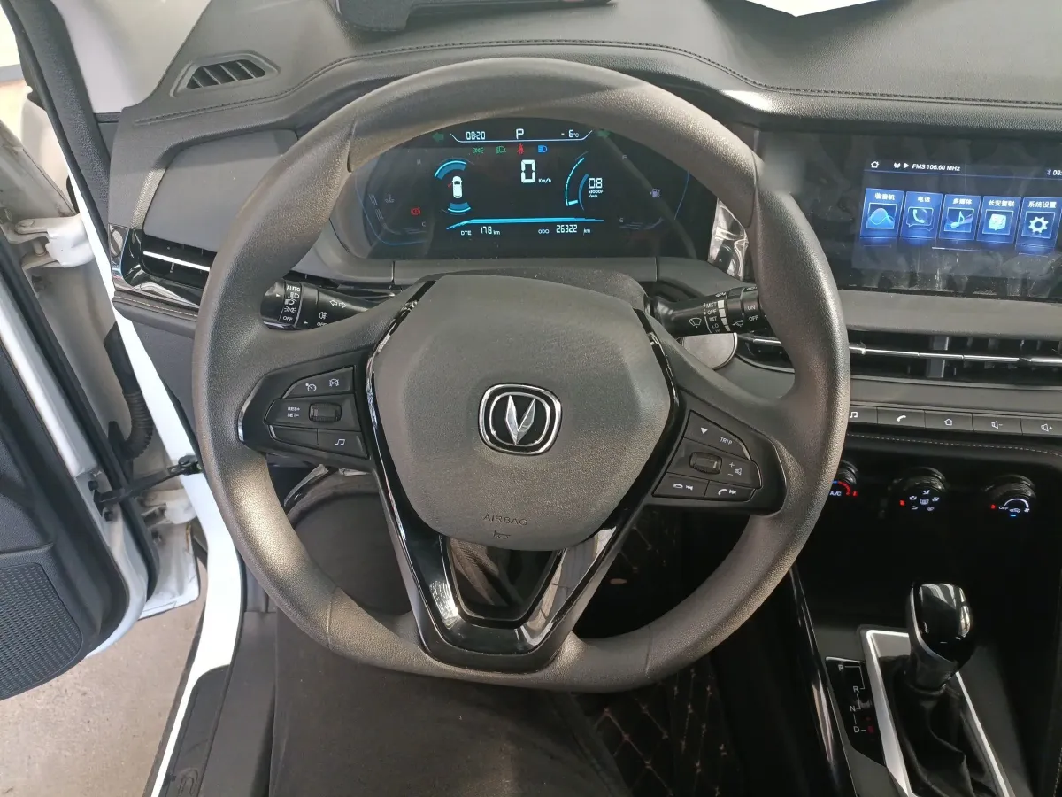 2021 ChangAn CS15 1.5L 107HP L4 5DCT,autocango,china used car exporter,china ev exporter,chinese used car exporter,chinese used ev exporter