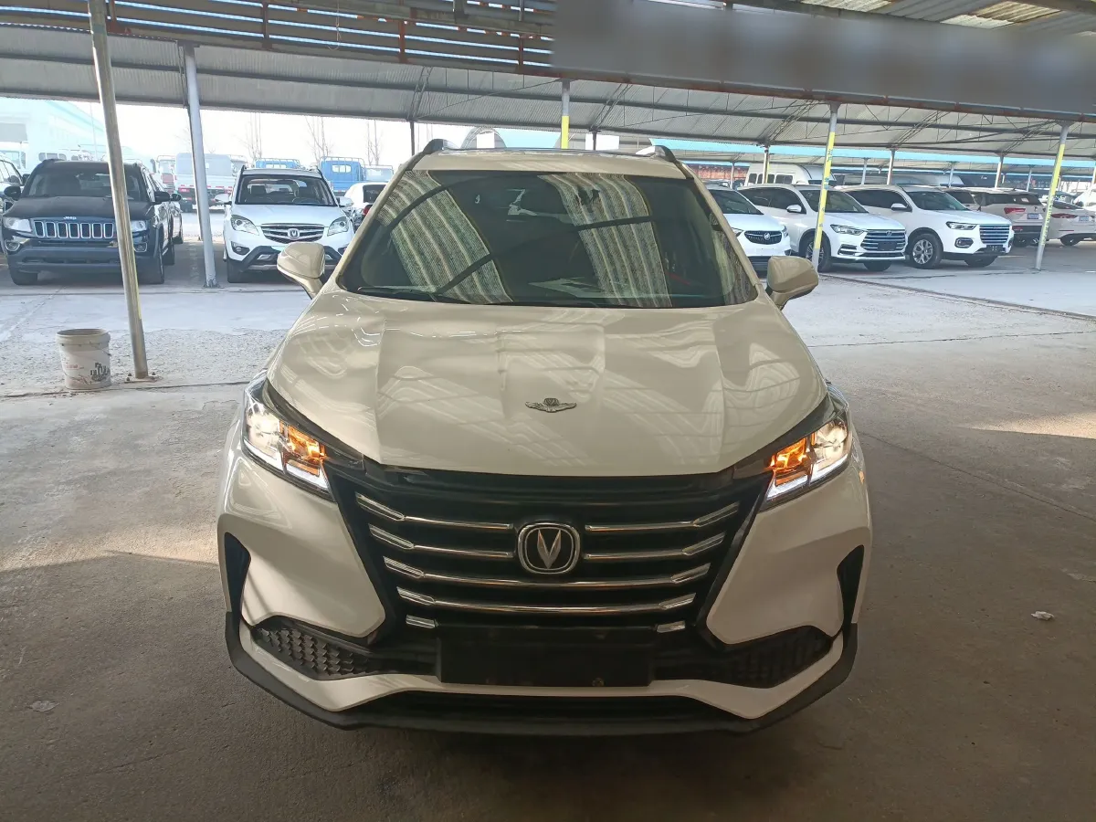 2021 ChangAn CS15 1.5L 107HP L4 5DCT,autocango,china used car exporter,china ev exporter,chinese used car exporter,chinese used ev exporter