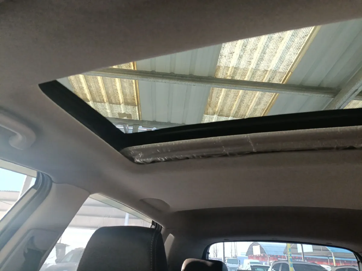 2021 ChangAn CS15 1.5L 107HP L4 5DCT,autocango,china used car exporter,china ev exporter,chinese used car exporter,chinese used ev exporter