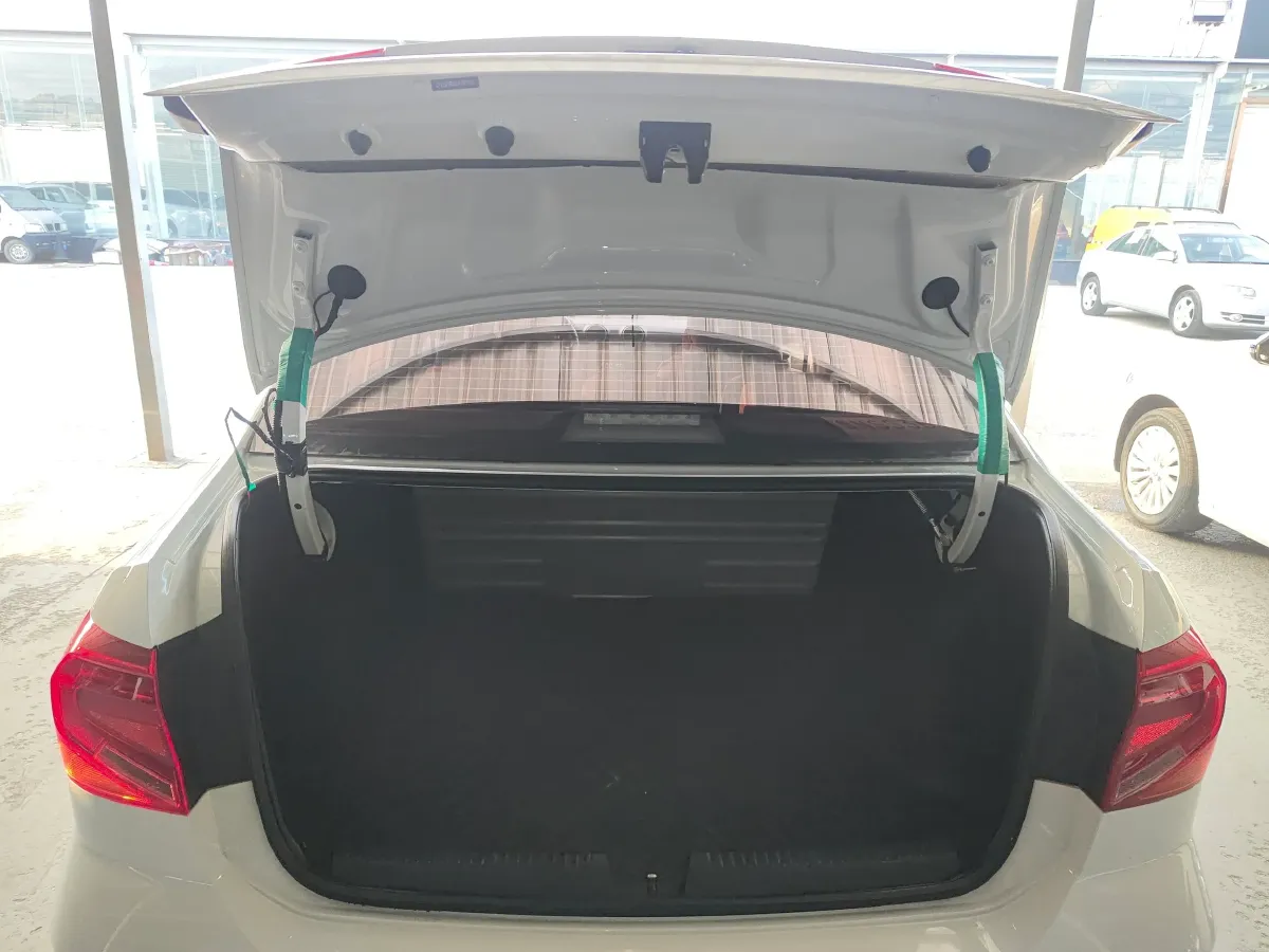 2019 Volkswagen Santana 1.5L 110HP L4 5MT,autocango,china used car exporter,china ev exporter,chinese used car exporter,chinese used ev exporter