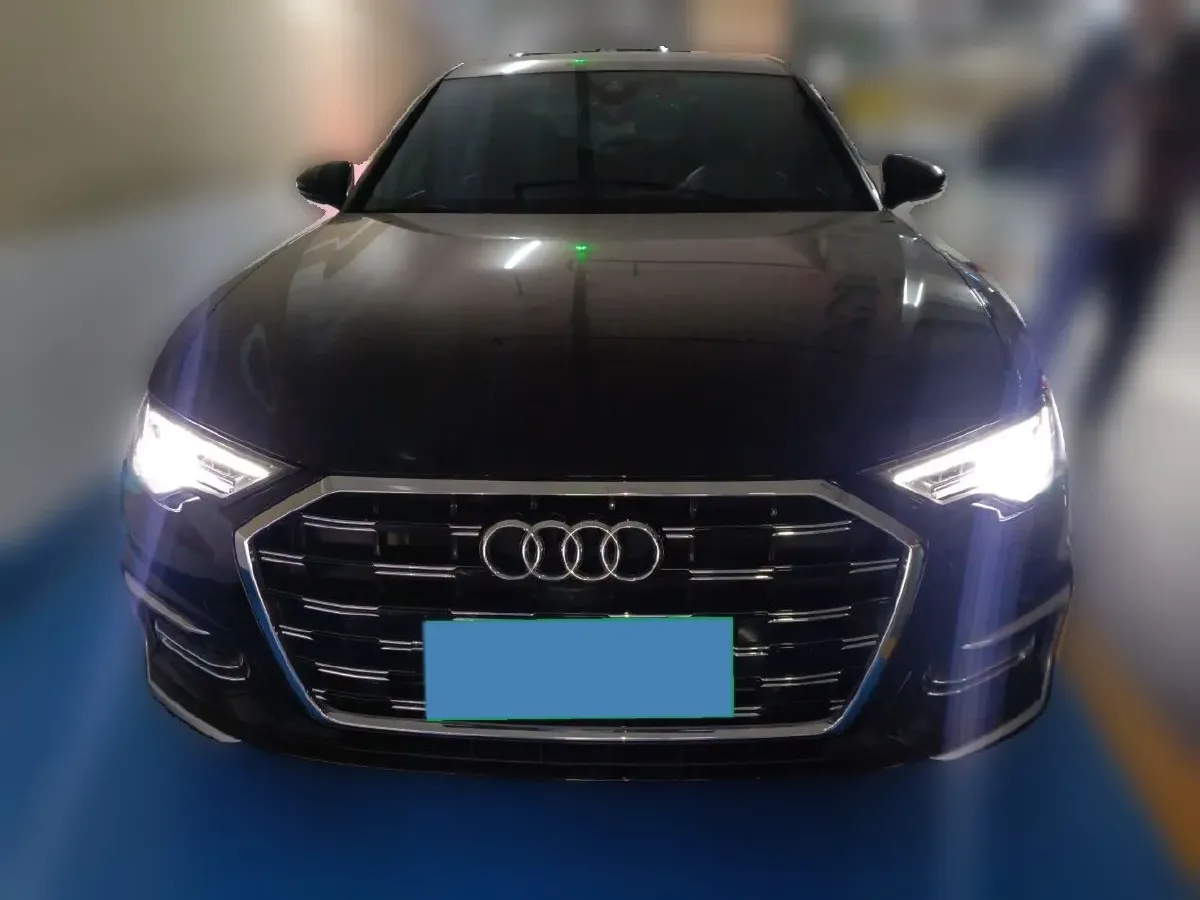 2023 Audi A6L 2.0T 245HP L4 7DCT,autocango,china used car exporter,china ev exporter,chinese used car exporter,chinese used ev exporter