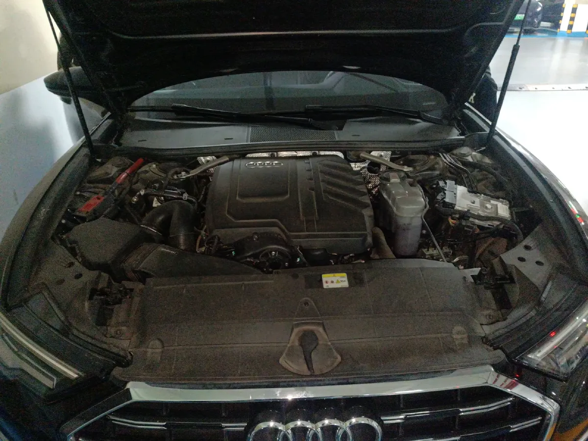2023 Audi A6L 2.0T 245HP L4 7DCT,autocango,china used car exporter,china ev exporter,chinese used car exporter,chinese used ev exporter