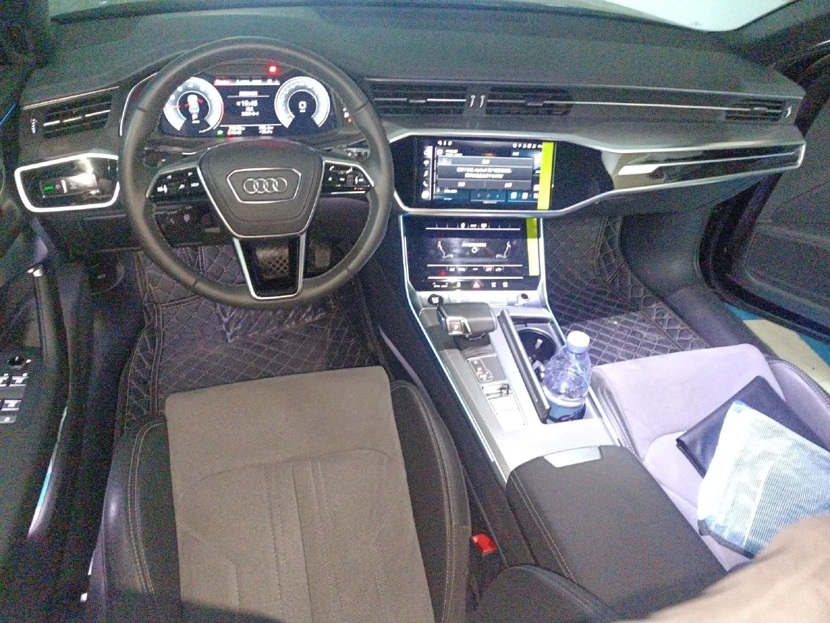 2023 Audi A6L 2.0T 245HP L4 7DCT,autocango,china used car exporter,china ev exporter,chinese used car exporter,chinese used ev exporter