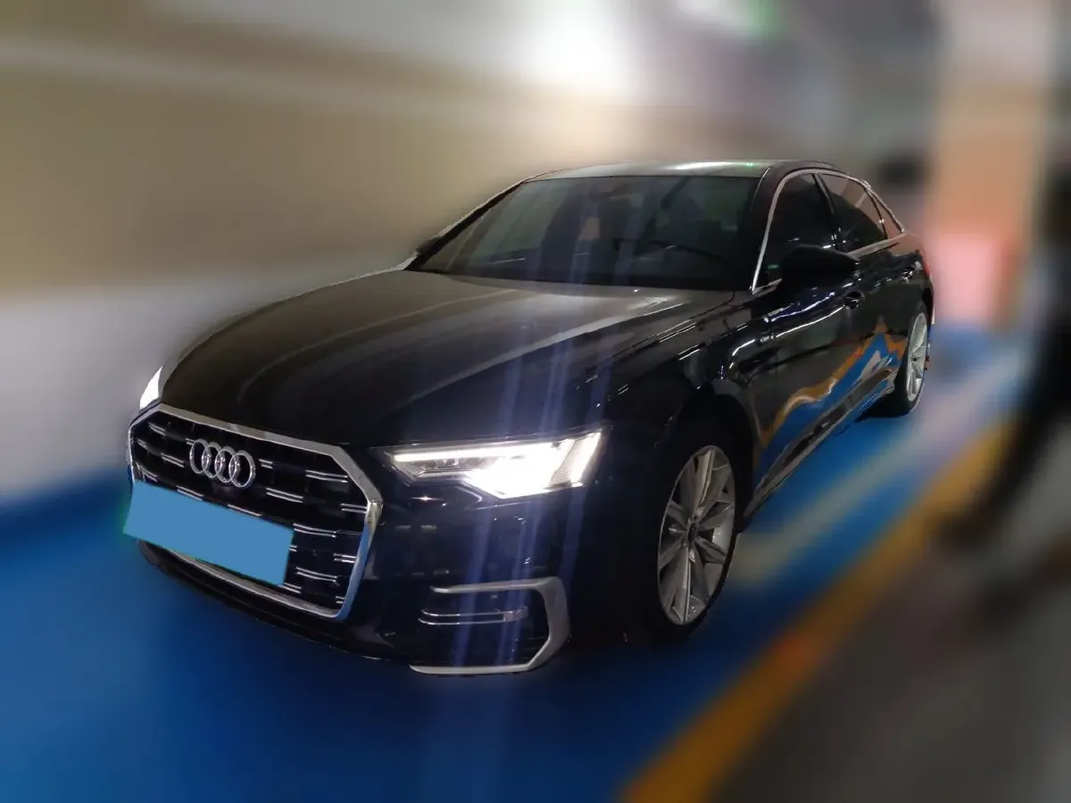 2023 Audi A6L 2.0T 245HP L4 7DCT,autocango,china used car exporter,china ev exporter,chinese used car exporter,chinese used ev exporter